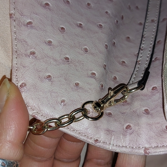 GUESS Purse - Picture 6 of 6